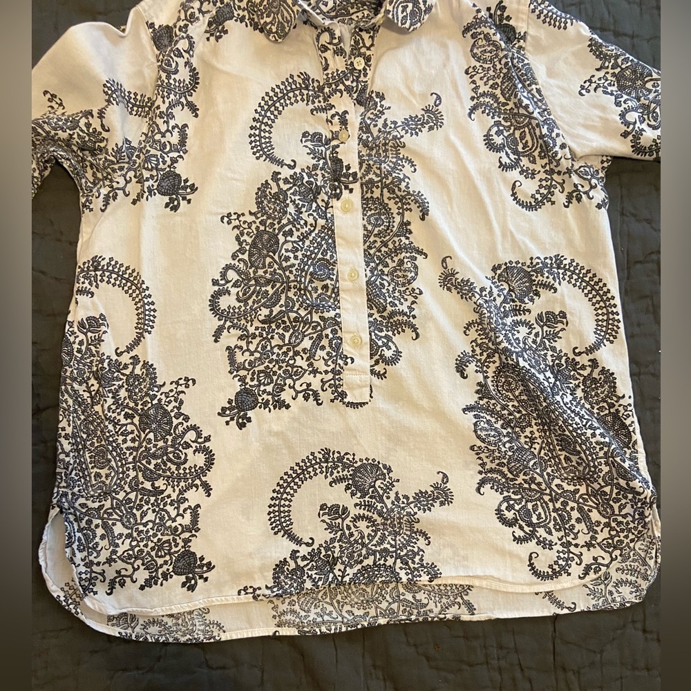 Woman’s Small Softened Loft long sleeved shirt - Picture 2 of 6